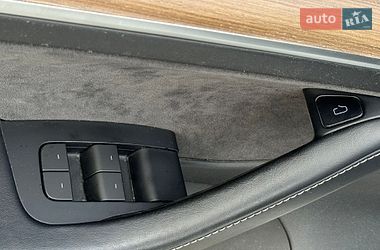Седан Tesla Model 3 2022 в Киеве
