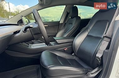 Седан Tesla Model 3 2022 в Киеве