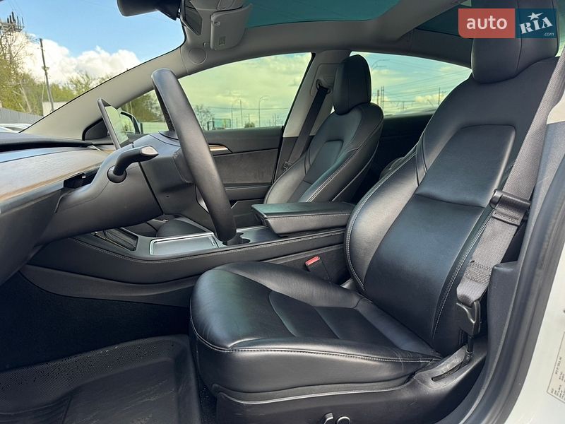 Седан Tesla Model 3 2022 в Киеве