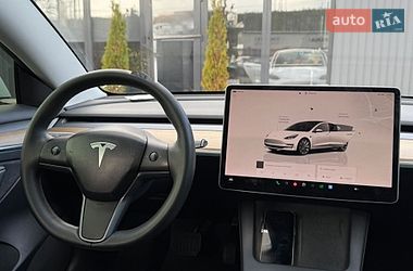 Седан Tesla Model 3 2022 в Киеве