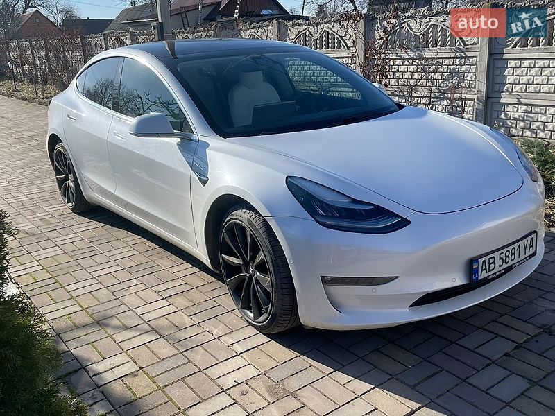 Седан Tesla Model 3 2019 в Житомире