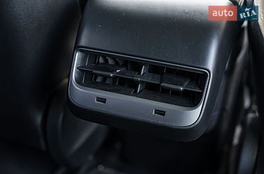 Седан Tesla Model 3 2018 в Києві