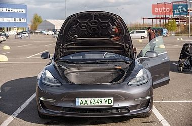 Седан Tesla Model 3 2018 в Києві
