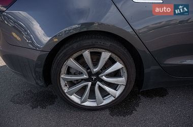 Седан Tesla Model 3 2018 в Києві