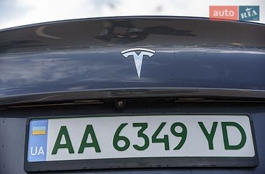 Седан Tesla Model 3 2018 в Києві