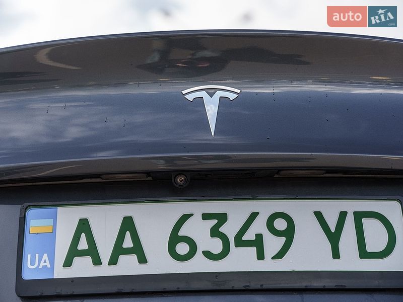 Седан Tesla Model 3 2018 в Києві