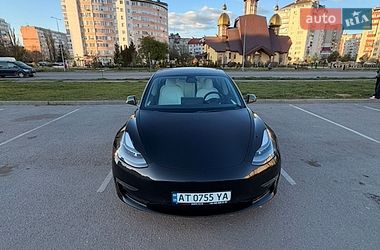 Седан Tesla Model 3 2022 в Ивано-Франковске