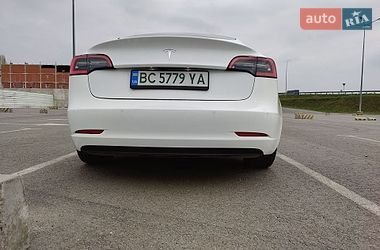 Седан Tesla Model 3 2021 в Львове