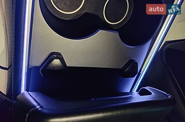 Седан Tesla Model 3 2021 в Львове