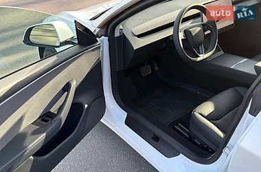 Седан Tesla Model 3 2025 в Киеве