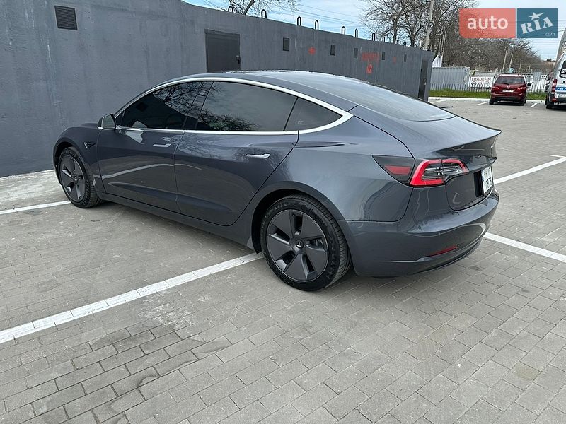 Седан Tesla Model 3 2019 в Одесі