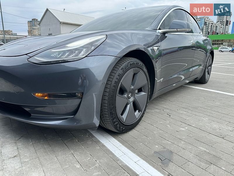 Седан Tesla Model 3 2019 в Одесі
