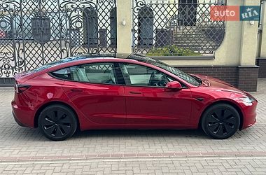 Седан Tesla Model 3 2024 в Львове