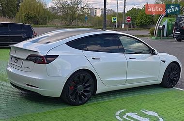 Седан Tesla Model 3 2022 в Києві