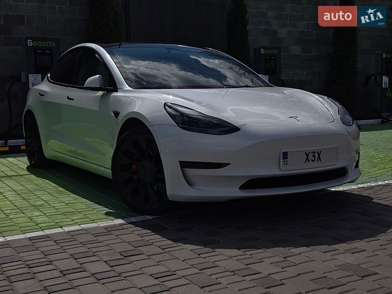 Седан Tesla Model 3 2022 в Києві