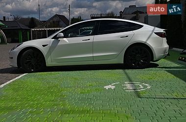 Седан Tesla Model 3 2022 в Києві