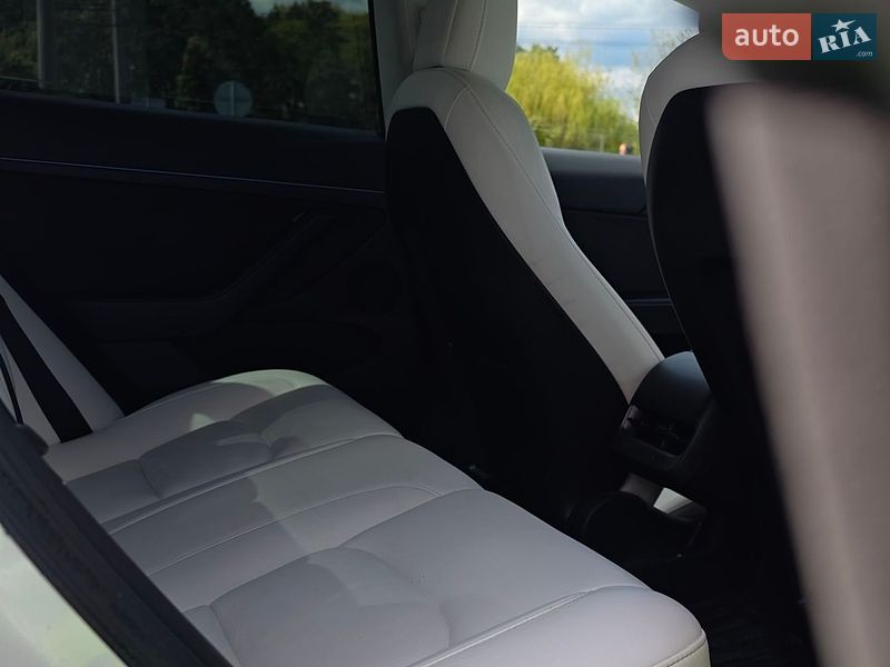 Седан Tesla Model 3 2022 в Києві