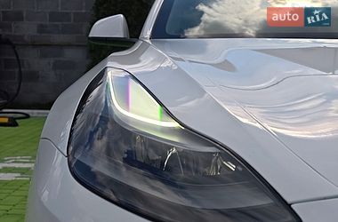 Седан Tesla Model 3 2022 в Киеве