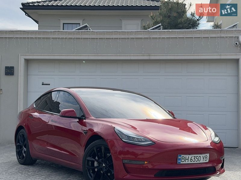 Седан Tesla Model 3 2018 в Одесі