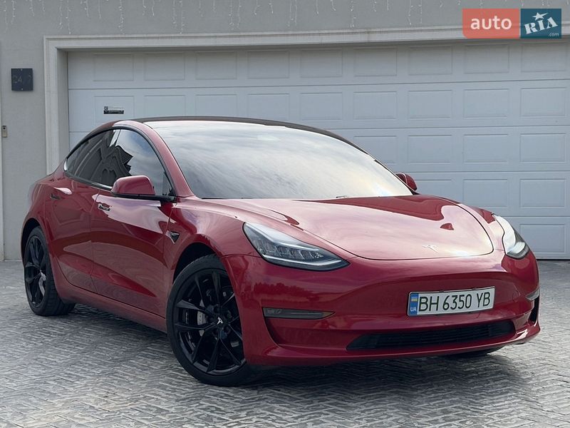 Седан Tesla Model 3 2018 в Одесі