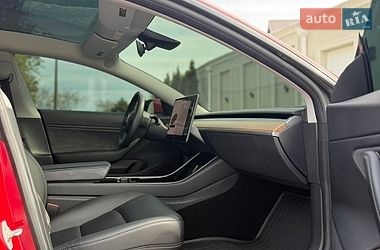 Седан Tesla Model 3 2018 в Одесі