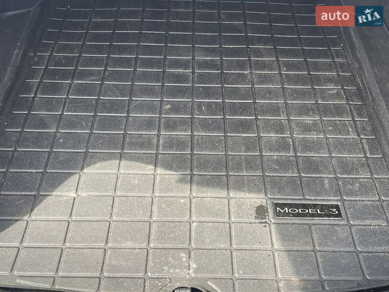 Седан Tesla Model 3 2021 в Запорожье