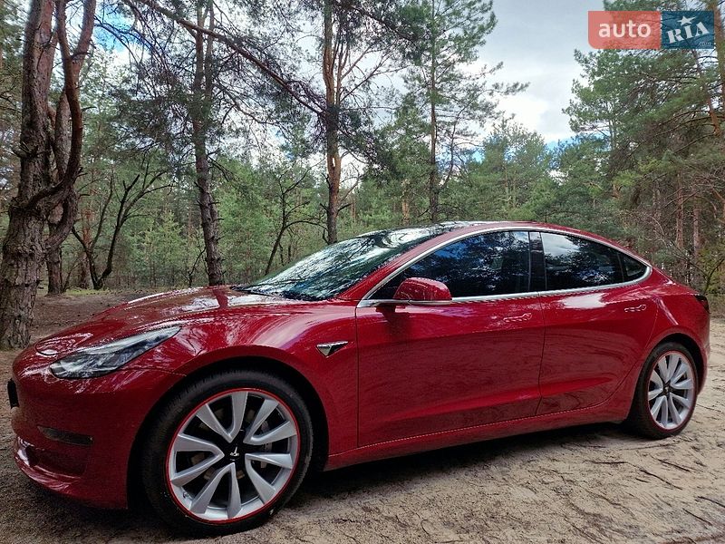 Седан Tesla Model 3 2018 в Днепре