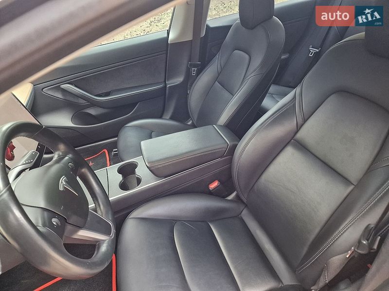 Седан Tesla Model 3 2018 в Днепре