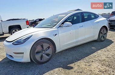 Седан Tesla Model 3 2020 в Черкассах
