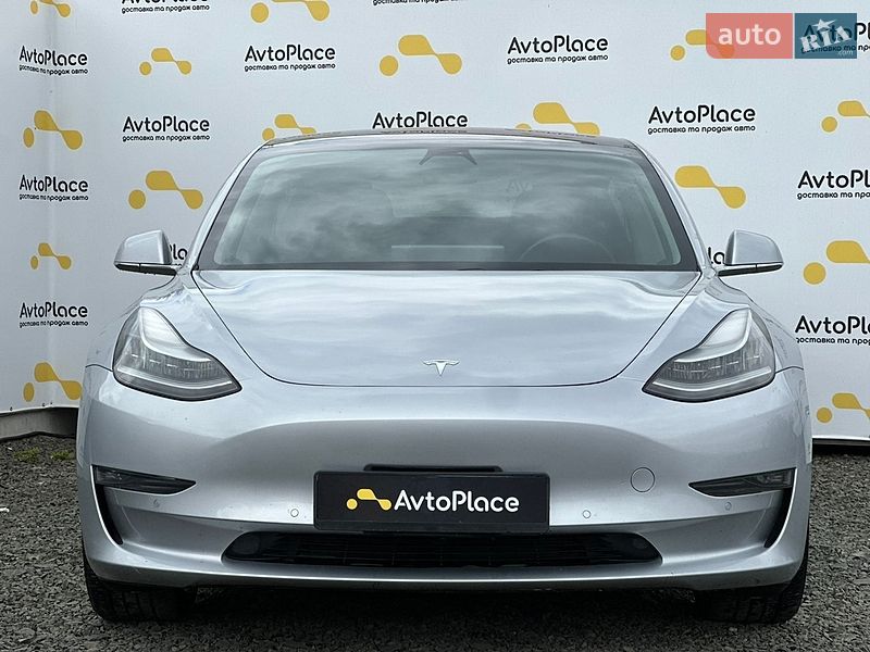 Седан Tesla Model 3 2018 в Луцке