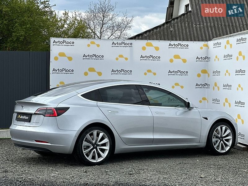 Седан Tesla Model 3 2018 в Луцке