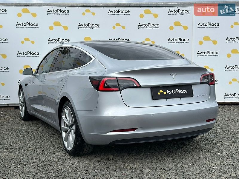 Седан Tesla Model 3 2018 в Луцке