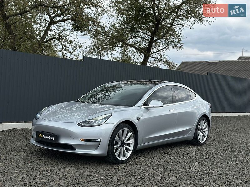 Седан Tesla Model 3 2018 в Луцке
