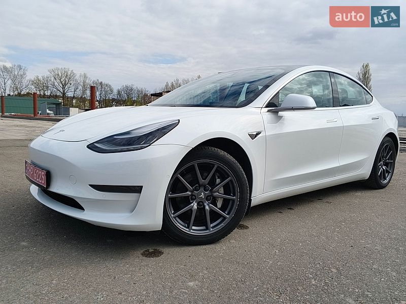 Седан Tesla Model 3 2020 в Киеве