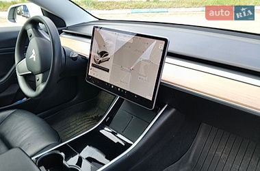 Седан Tesla Model 3 2020 в Киеве
