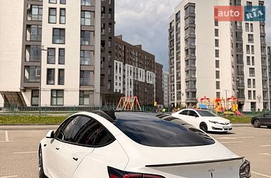 Седан Tesla Model 3 2022 в Луцке
