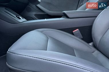 Седан Tesla Model 3 2024 в Днепре