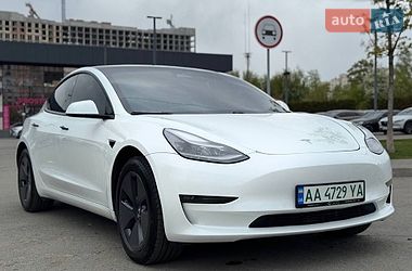 Седан Tesla Model 3 2020 в Києві
