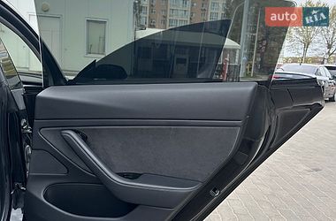 Седан Tesla Model 3 2019 в Киеве