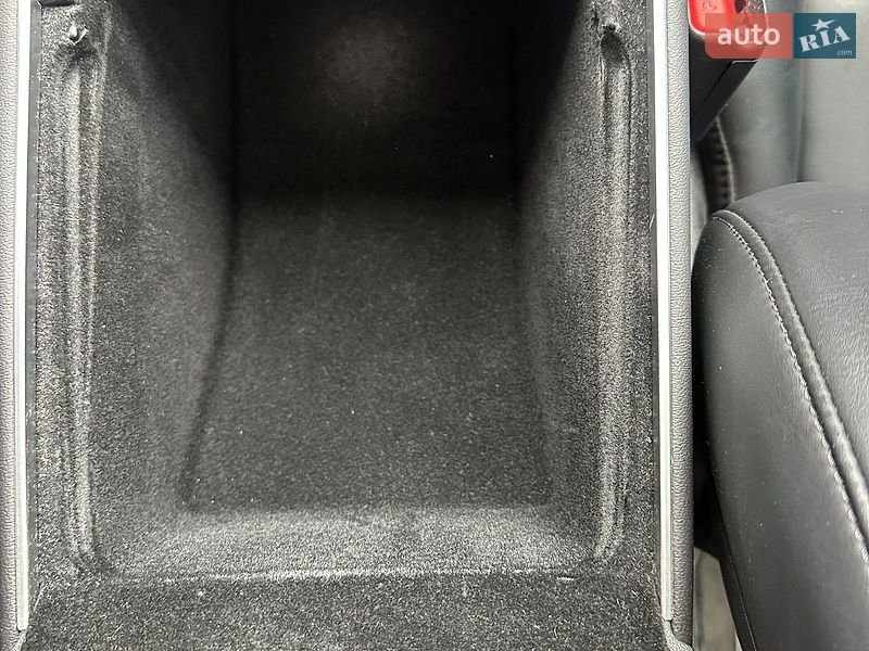 Седан Tesla Model 3 2019 в Киеве