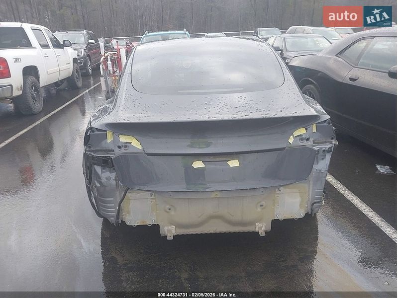 Седан Tesla Model 3 2023 в Ужгороді