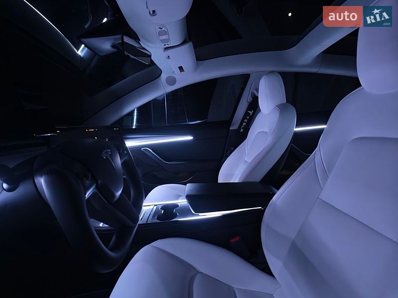 Седан Tesla Model 3 2022 в Києві