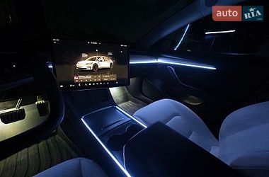 Седан Tesla Model 3 2022 в Києві