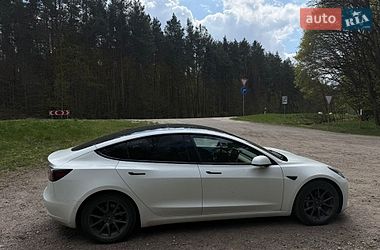 Седан Tesla Model 3 2019 в Львове