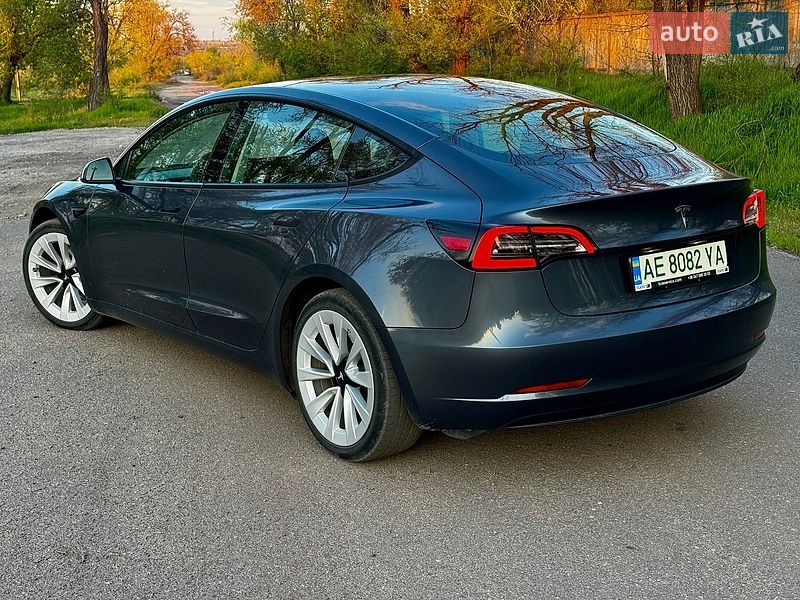 Седан Tesla Model 3 2022 в Кривом Роге