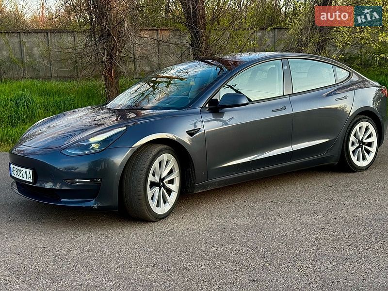 Седан Tesla Model 3 2022 в Кривом Роге