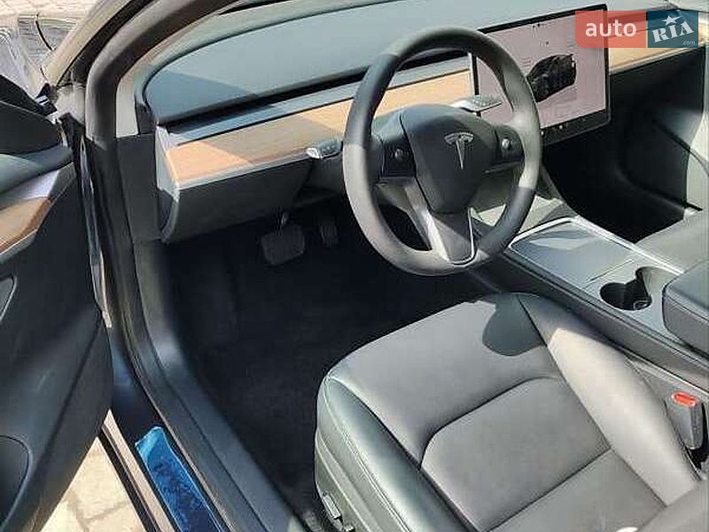 Седан Tesla Model 3 2023 в Одессе