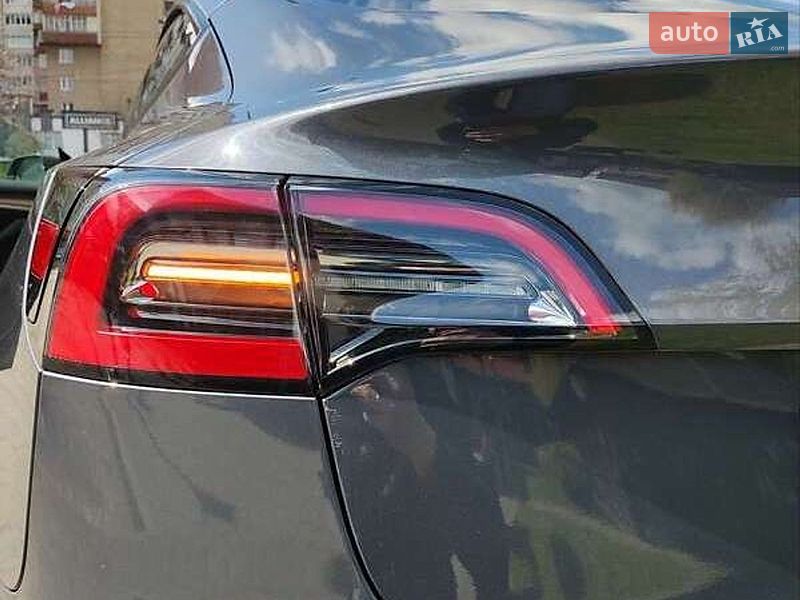 Седан Tesla Model 3 2023 в Одессе