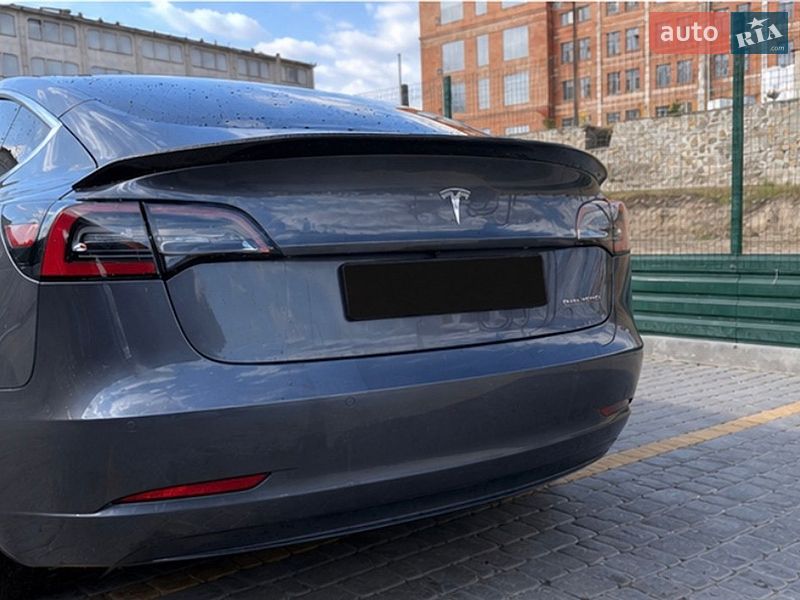 Седан Tesla Model 3 2019 в Кропивницькому