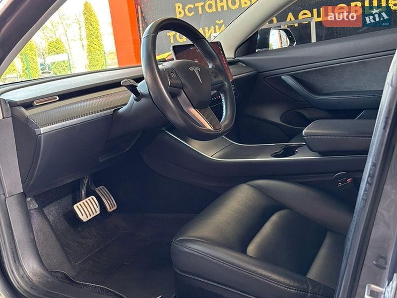 Седан Tesla Model 3 2019 в Кропивницькому